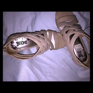 Beige sandals platform